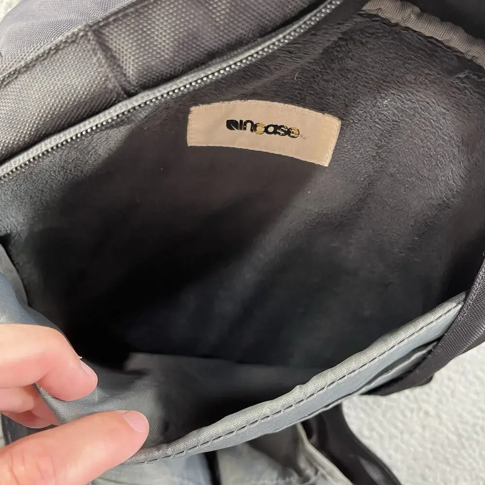 INCASE CAMPUS BACKPACK BLACK LAPTOP BOOK BAG SHOULDER STRAPS COMPACT ZIP UP